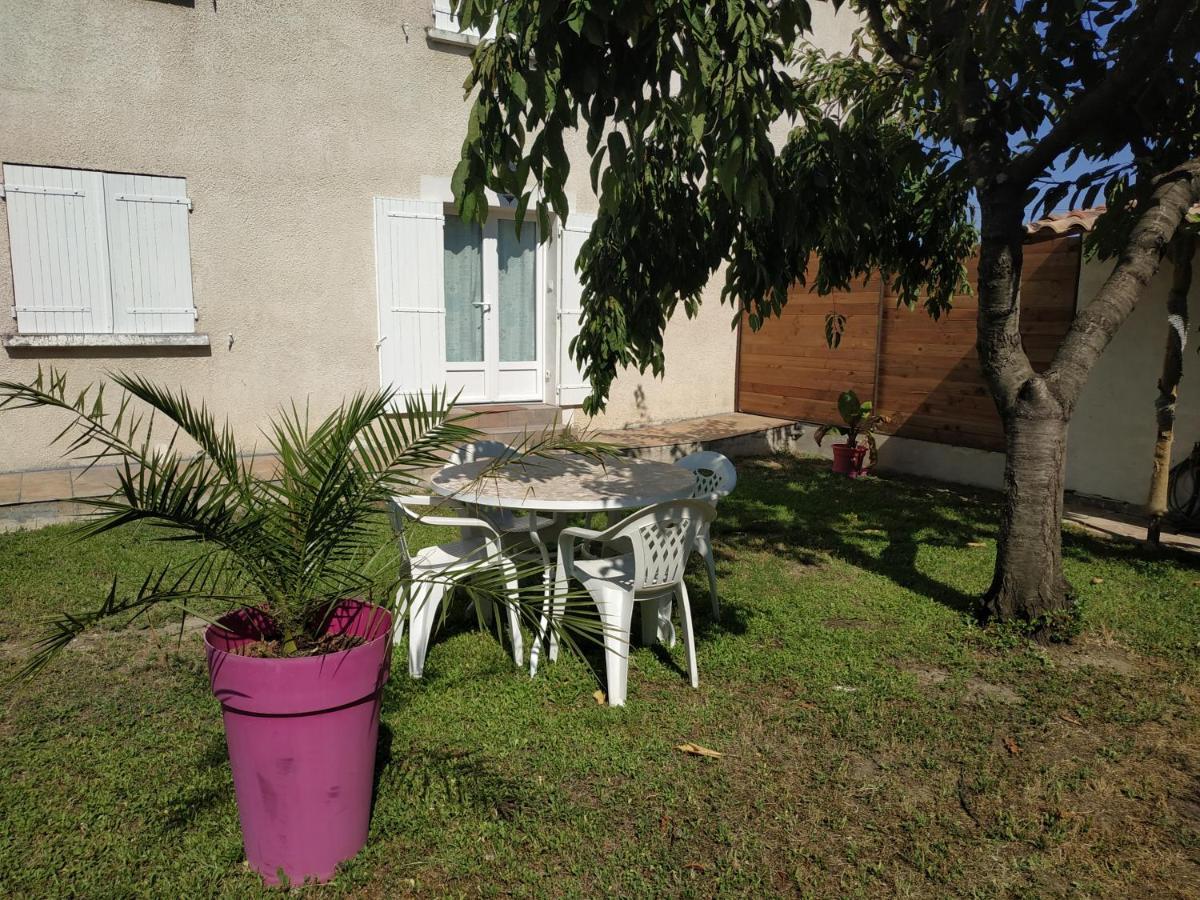 Appart 28M2 Avec Jardin Et Parking Prives, Chambre Separee Milhaud Экстерьер фото